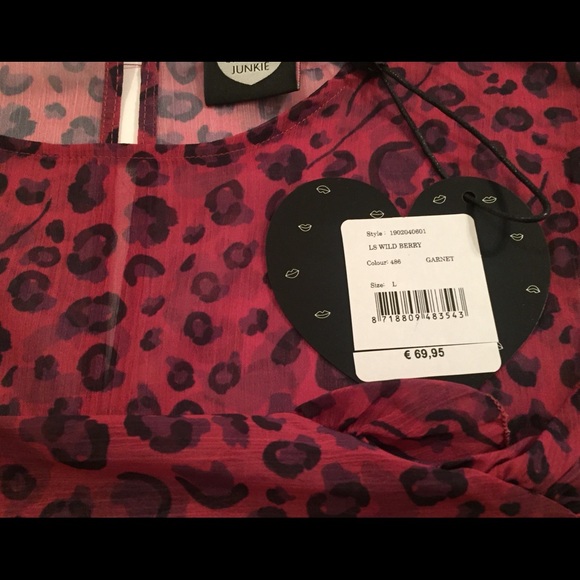 CATWALK JUNKIE WILD BERRY BLOUSE - Picture 16 of 16